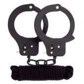 Чёрные наручники из листового металла в комплекте с веревкой BONDX METAL CUFFS LOVE ROPE SET - Dream Toys - купить с доставкой в Кирове