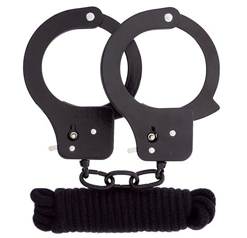 Чёрные наручники из листового металла в комплекте с веревкой BONDX METAL CUFFS LOVE ROPE SET - Dream Toys - купить с доставкой в Кирове