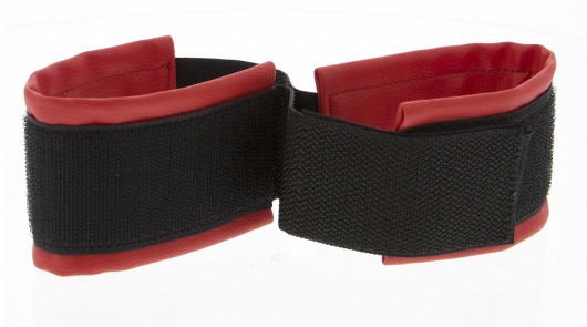 Полиуретановые манжеты для фиксации рук вместе Bound Together Wrist Restraints - Blush Novelties - купить с доставкой в Кирове
